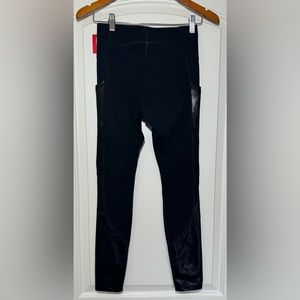 Spanx Very Black Gloss Panel Leggings Size XS Yoga Activewear Workout